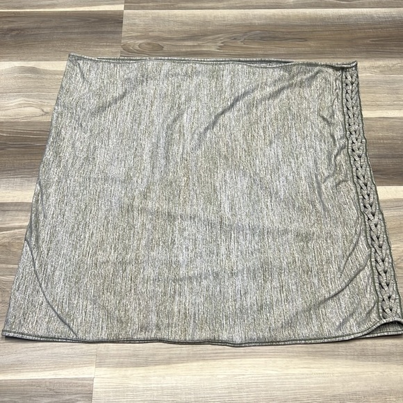 Lululemon green button up scarf - Picture 6 of 6